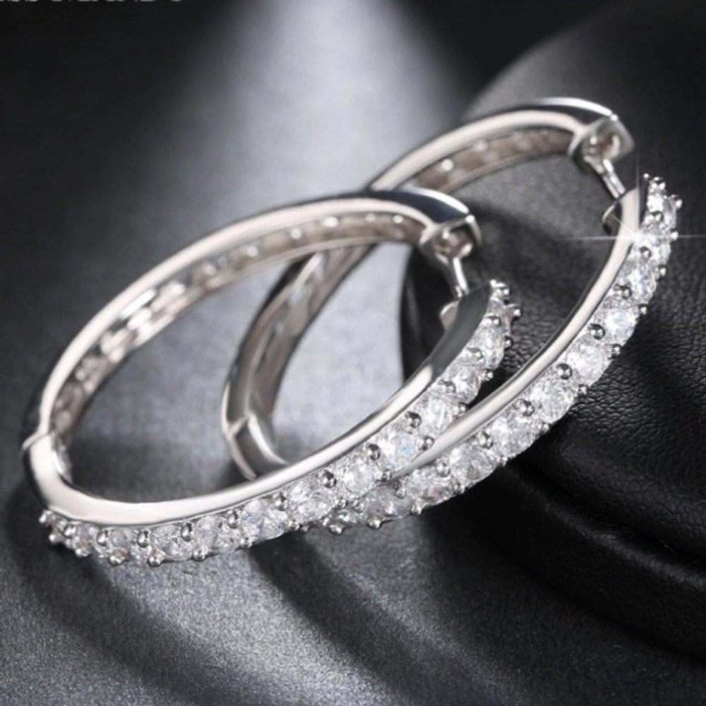 NEW 18K White Gold 1.25'' Diamond Hoop Earrings - Picture 1 of 3